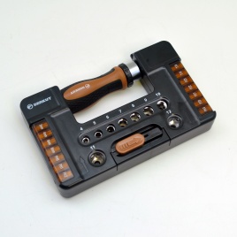 Реверсивная, трещоточная отвёртка со сменными битами и головками BERKUT BS-SET9138 (38 предметов)