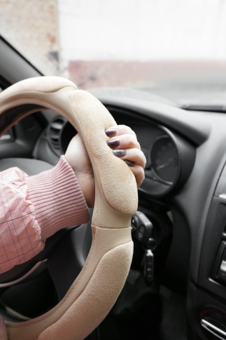 Спонжевая оплетка руля AVS SP-426M-BE ( размер M, бежевый) - Серия "Sponge" фото 5