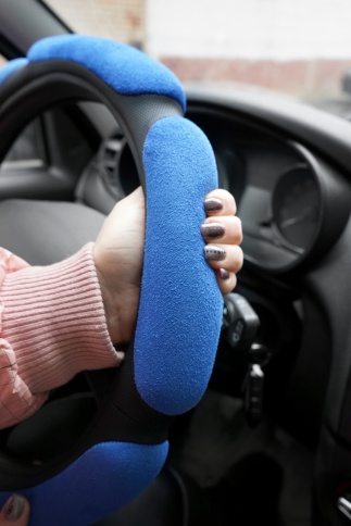 Спонжевая оплетка руля AVS SP-426M-BL ( размер M, синий) - Серия "Sponge" фото 5