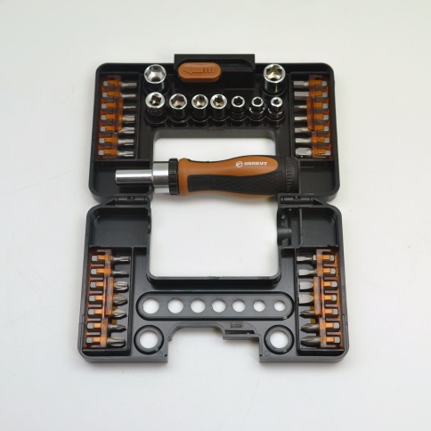 Реверсивная, трещоточная отвёртка со сменными битами и головками BERKUT BS-SET9138 (38 предметов) фото 3