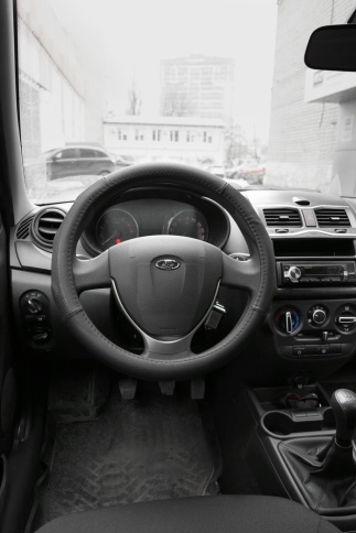 Оплетка на руль (нат. кожа) AVS GL-930M-B (размер M, черный) - Серия "Classic" фото 5