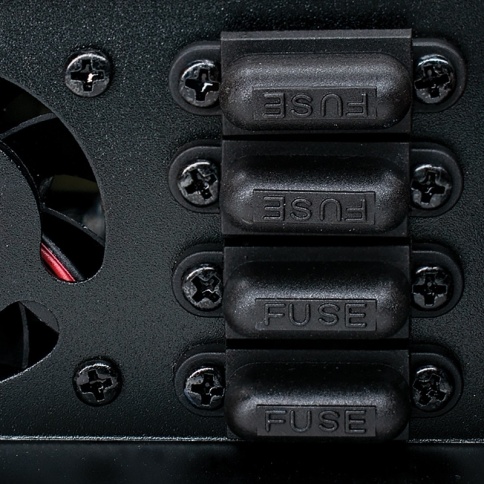 Автомобильный инвертор 12/220V AVS IN-2000W фото 7