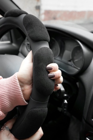 Спонжевая оплетка руля AVS SP-526M-B ( размер M, черный) 10 подушечек - Серия "Sponge" фото 5