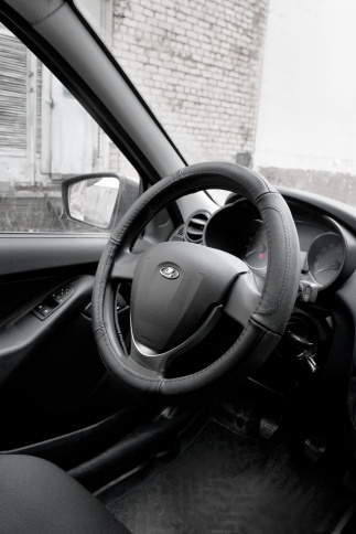 Оплетка на руль (нат. кожа) AVS GL-920M-B (размер M, черный) - Серия "Classic" фото 4