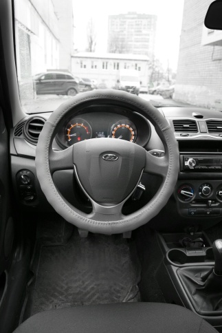 Оплетка на руль (нат. кожа) AVS GL-165M-GR (размер M, серый) - Серия "Classic" фото 6