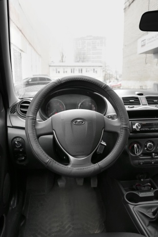 Оплетка на руль (нат. кожа) AVS GL-920M-B (размер M, черный) - Серия "Classic" фото 5